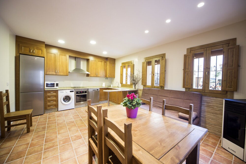 Casa Rural Francisca — 4-Star Luxury Hotel in Requena, Spain