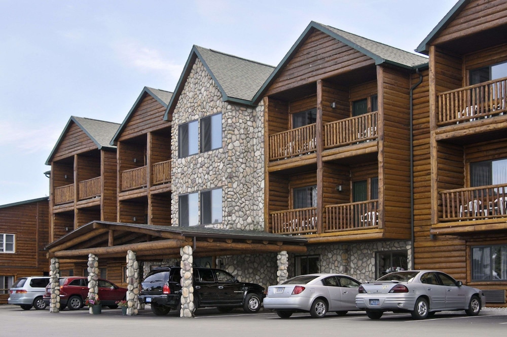 Super 8 by Wyndham Bridgeview of Mackinaw City - photo 53