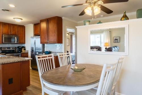 A Beach Music Paradise Too by Oak Island Accommodations - photo 12