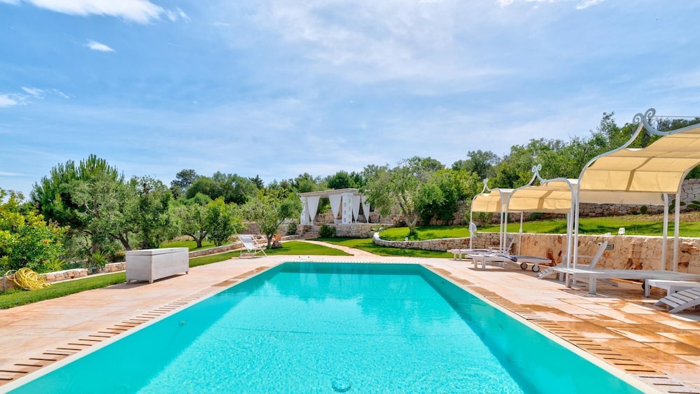 Pigreco 6 2 — 4-Star Luxury Hotel in Ostuni, Italy