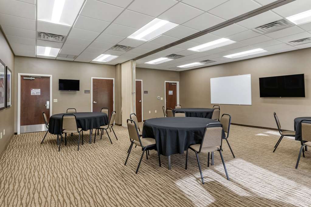 Comfort Suites Manheim Lancaster - photo 29