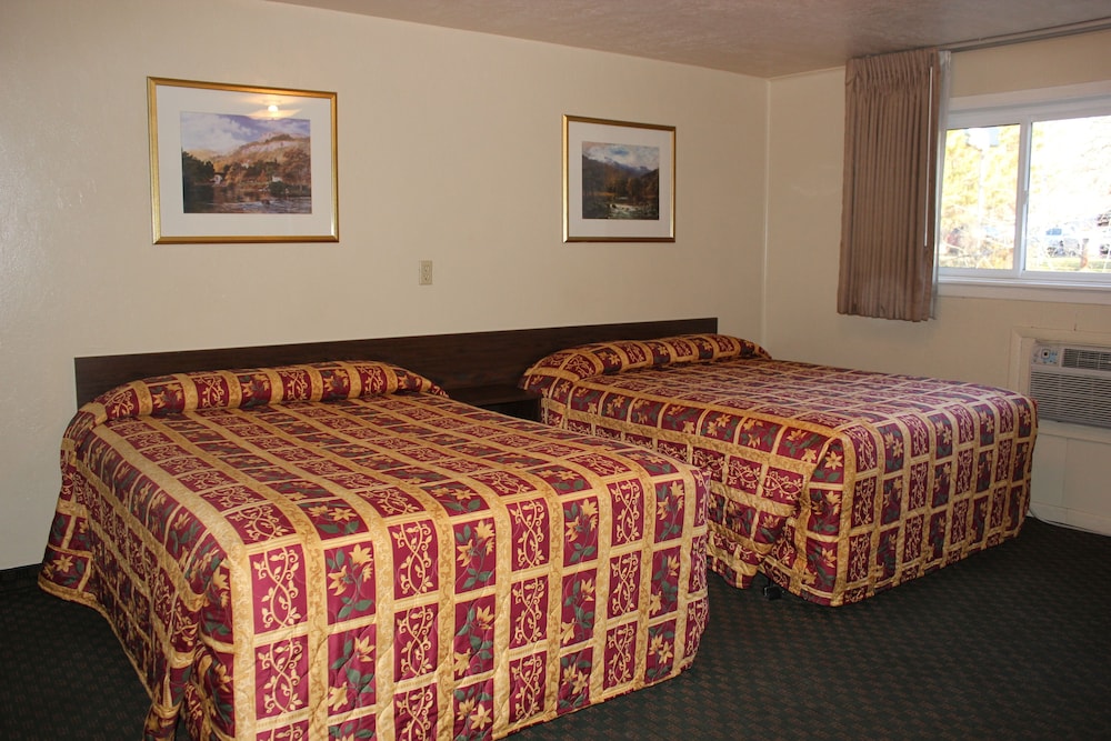 Lava Spa Motel & RV Park - photo 8