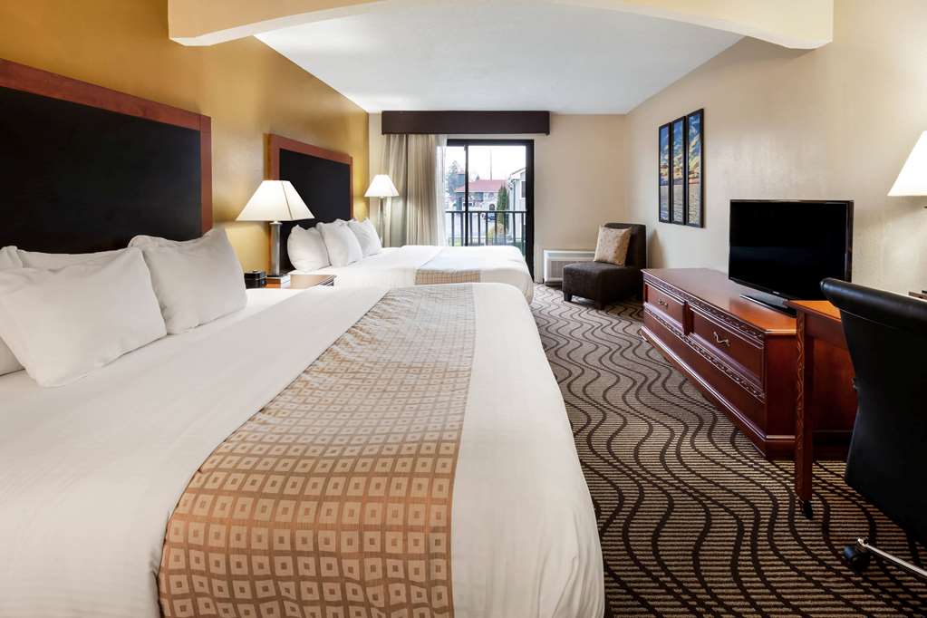 La Quinta Inn by Wyndham Sandusky near Cedar Point - photo 39
