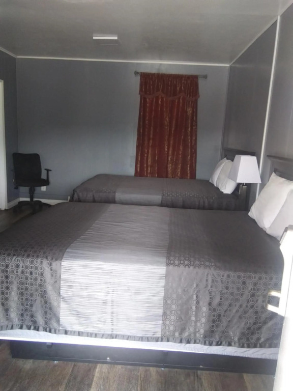 Essex Motel - photo 13