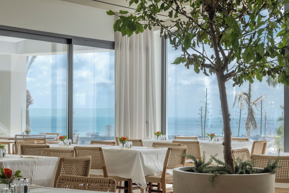 מזון ומשקאות