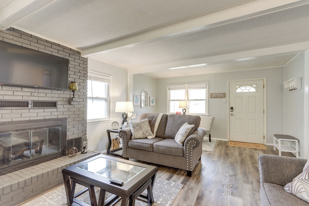 Walkable And Updated Nevada Home Family Friendly 17401736 — Nevada