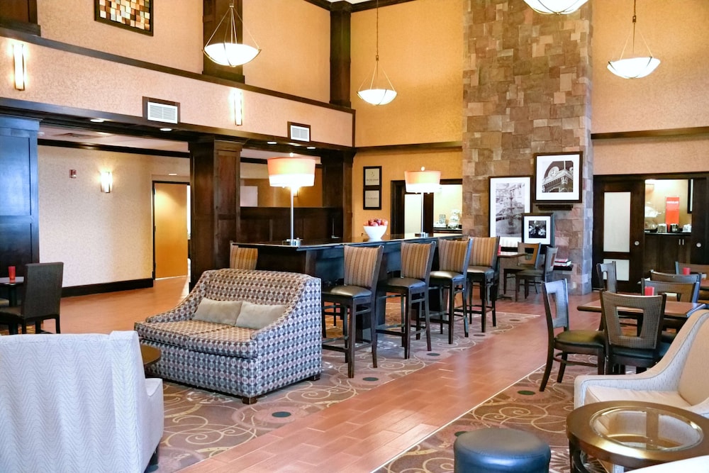 Hampton Inn & Suites Birmingham Pelham - photo 2