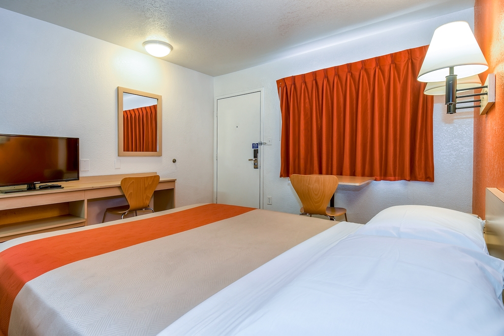 Motel 6 Corona CA - photo 12