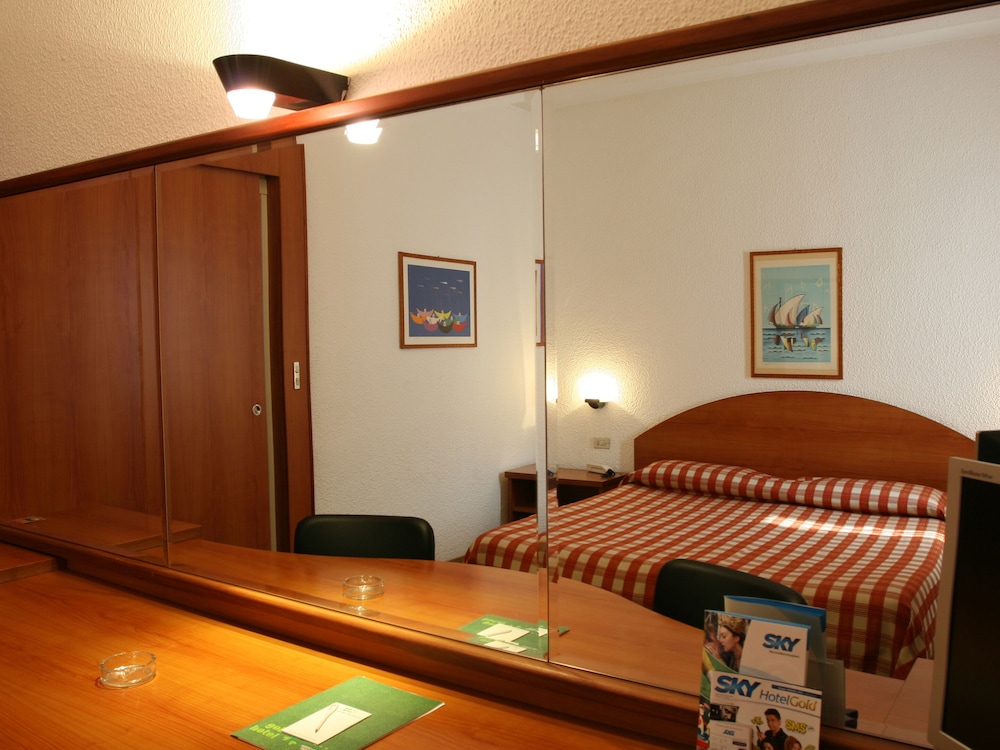 Golf Hotel — Lainate — photo 5