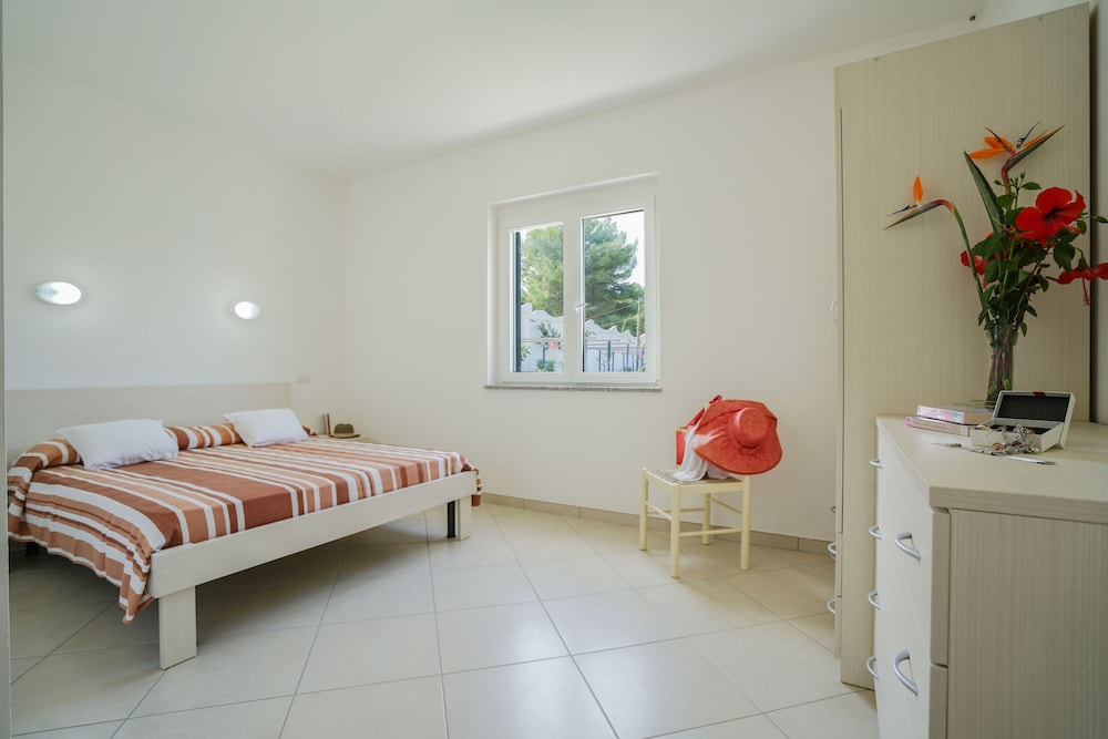 Emmesse Di Miceli Michele &Amp; C. Sas — hotel in Zambrone
