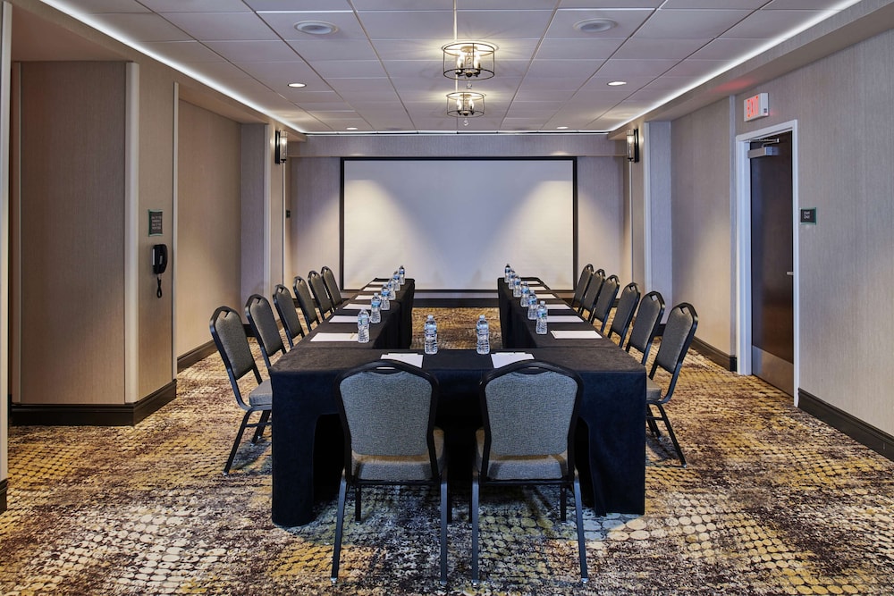 DoubleTree by Hilton Raleigh Crabtree Valley - photo 32