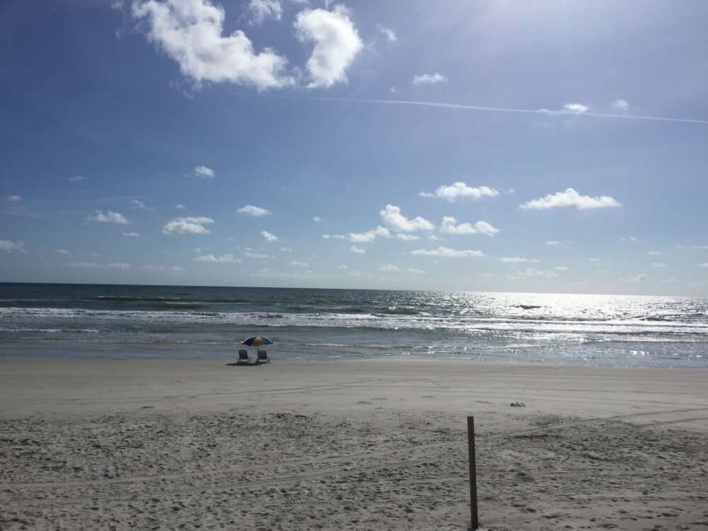 Sunrise Inn On The Beach - photo 21
