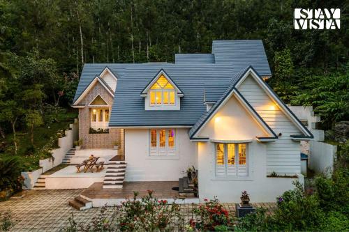 StayVista at Mathikettan Homestay Pet Friendly & Heater — 4-Star Luxury Hotel in Munnar, India