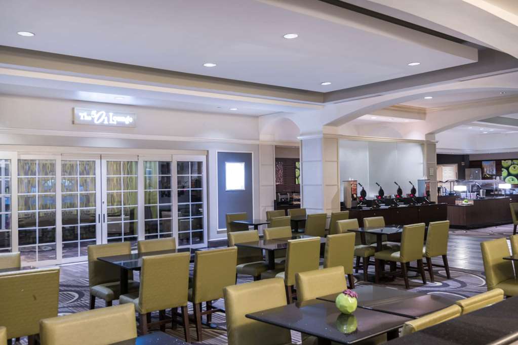 La Quinta Inn & Suites by Wyndham San Antonio Riverwalk - photo 48