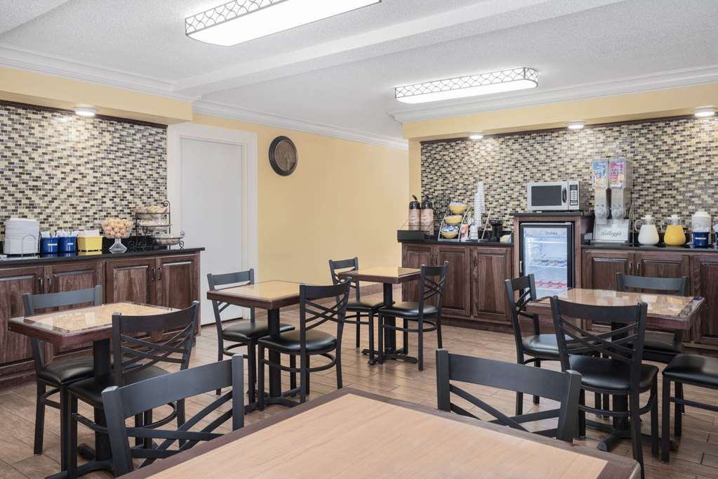 Days Inn by Wyndham Macon I 475 - photo 38