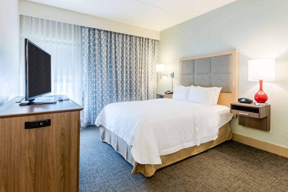 Hampton Inn St. Charles St. Peters - photo 18