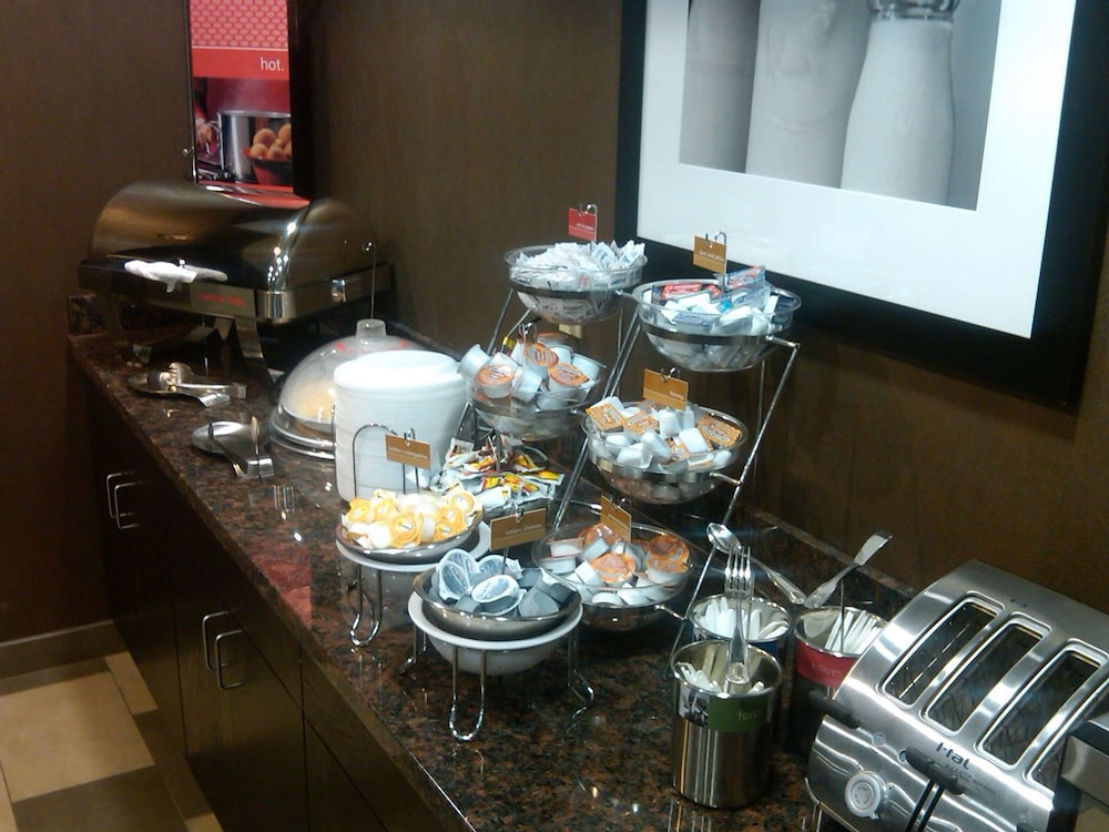 Hampton Inn & Suites Lebanon - photo 43