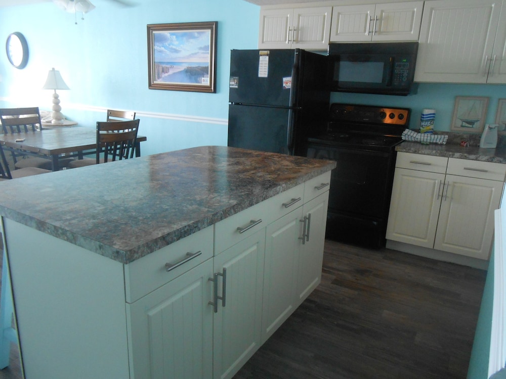 0409 Waters Edge Resort 1 Bedroom Condo by Redawning - photo 6