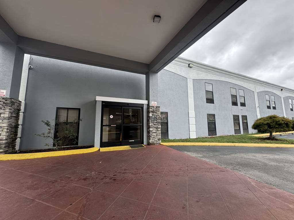 Super 8 by Wyndham Chattanooga Hamilton Place - photo 2