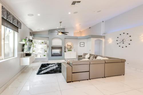 12 Mi to the Strip Las Vegas Home with Luxe Oasis