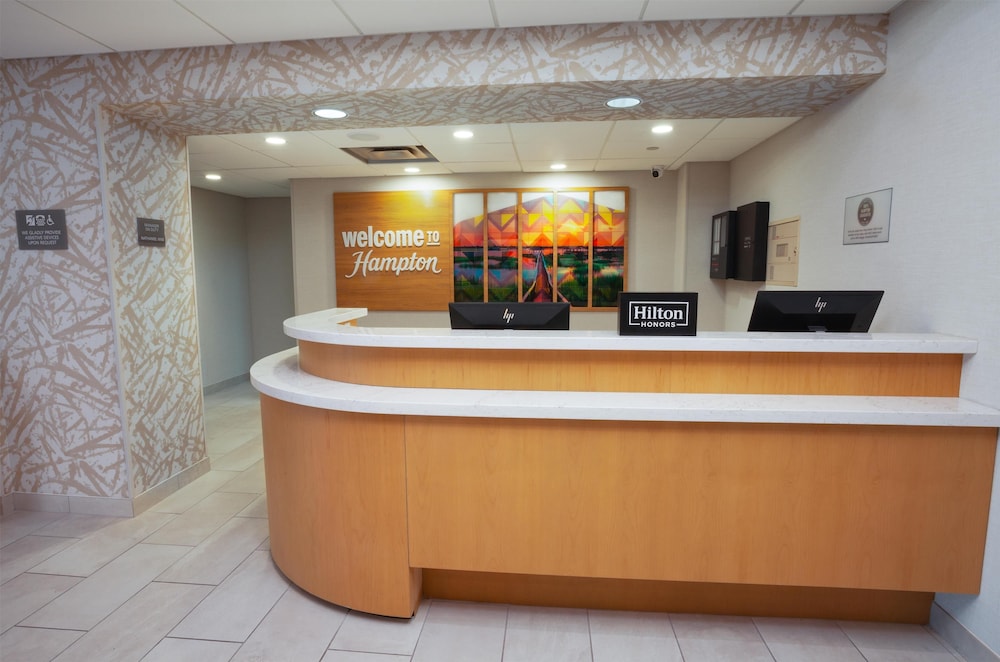 Hampton Inn Salt Lake City North - photo 10
