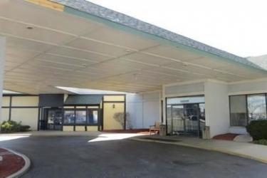 Elk Grove Hotel - photo 2