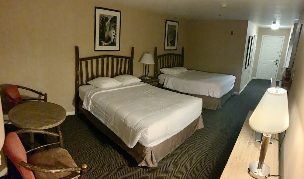 Yosemite View Lodge - photo 12