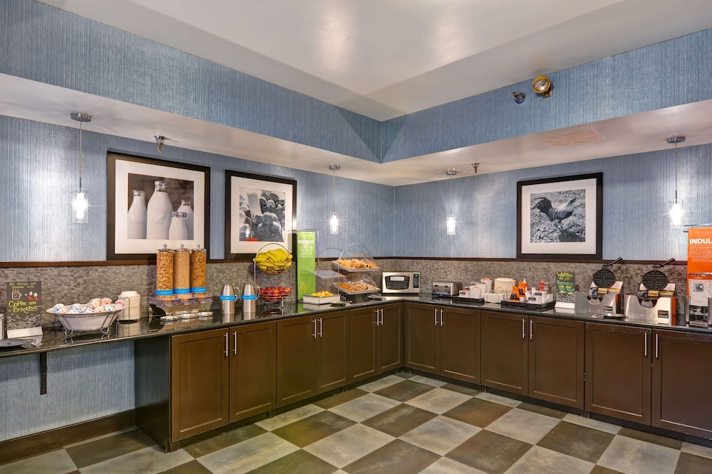 Hampton Inn State College - photo 22