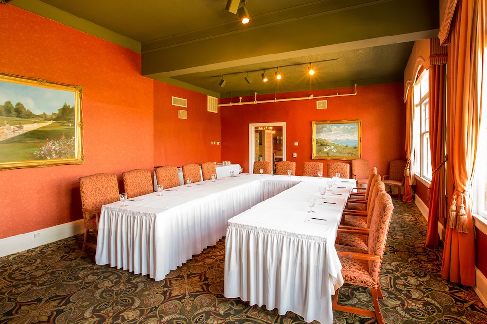 Columbia Gorge Hotel and Spa - photo 33