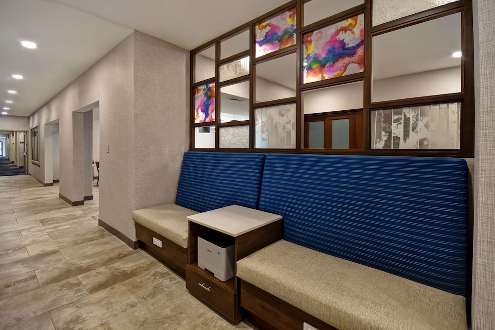 Hampton Inn Potomac Mills Woodbridge - photo 36