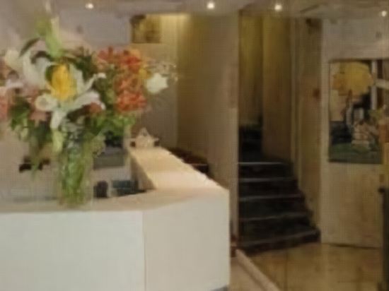 Carlyna - carbon neutral hotel in Nice