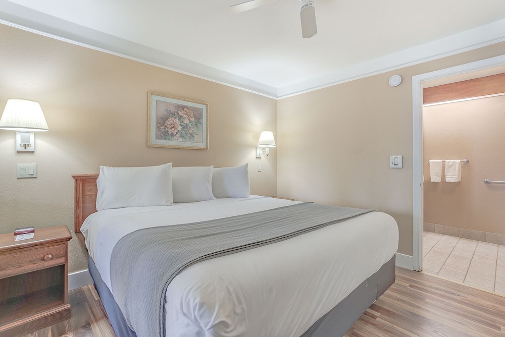 Shasta Pines Motel & Suites - photo 25