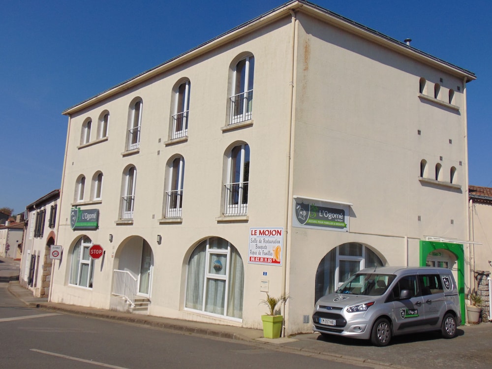 Résidence L'Ogomé — hotel in Le Boupere