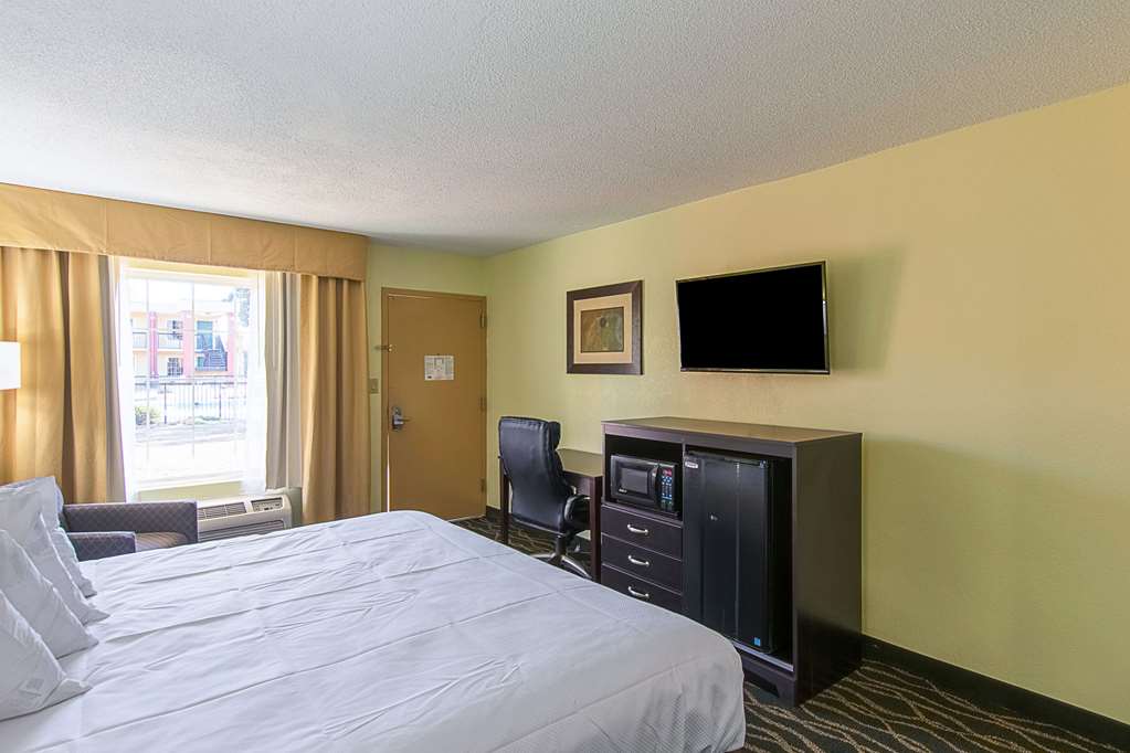 Clarion Inn Columbia Airport - photo 16