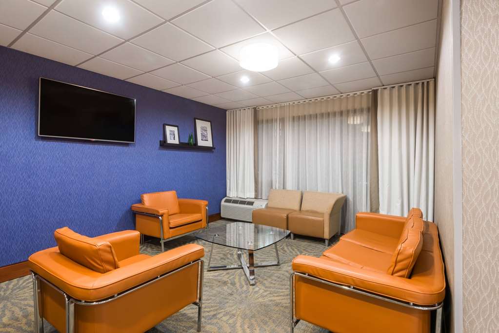 Wingate by Wyndham Springfield - photo 2