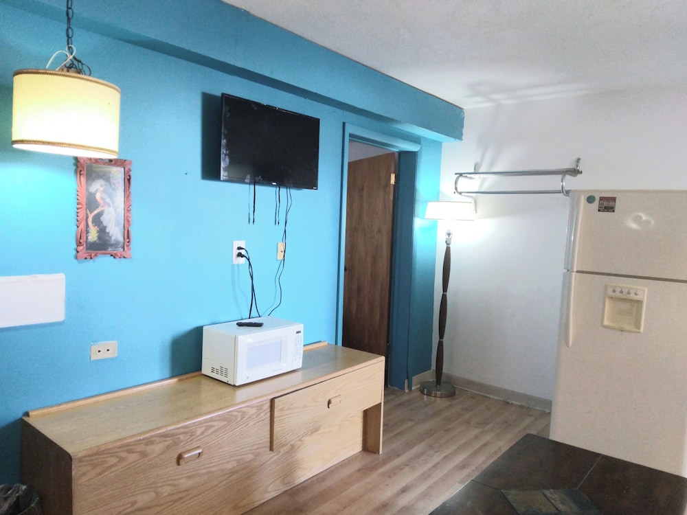 Capri Motel - photo 21