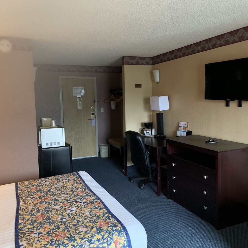 Lincoln Inn Express Hotel and Suites - photo 5