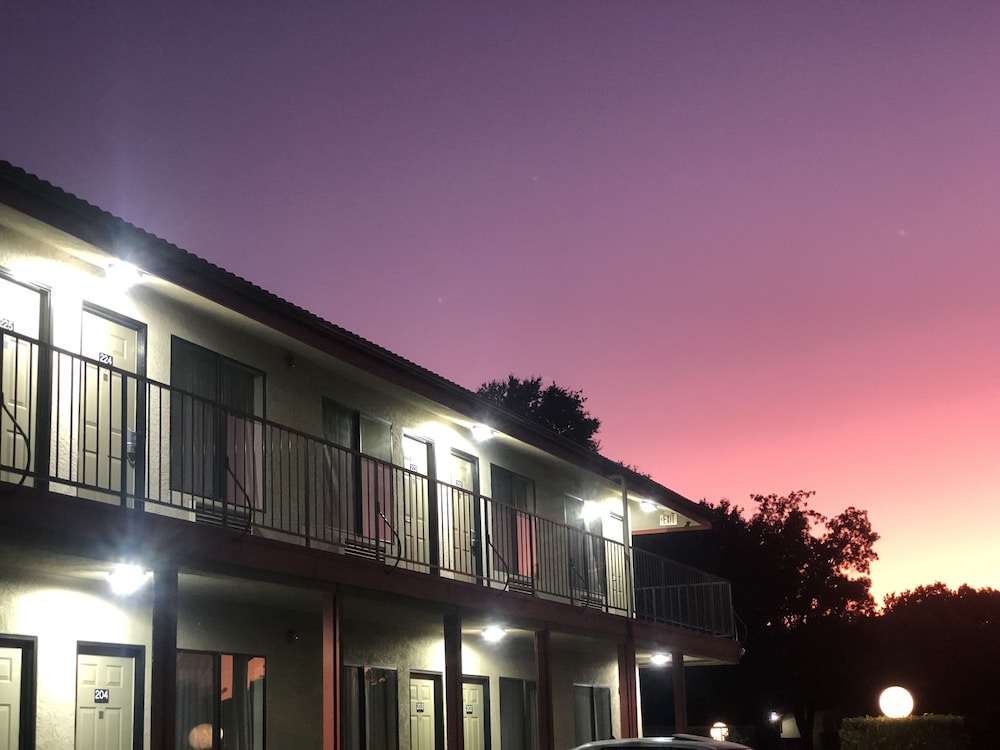 Atascadero Inn - photo 51