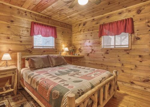Bear Den Hot Tub 1089 of FREE Attraction tickets for each paid day Dollywood and More - photo 4