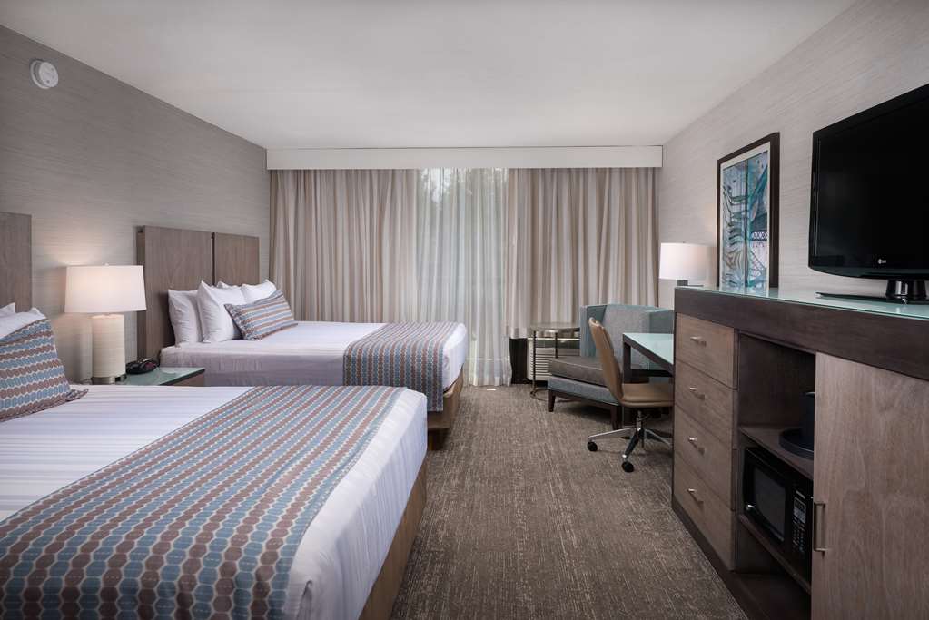 Best Western Plus Agate Beach Inn - photo 4