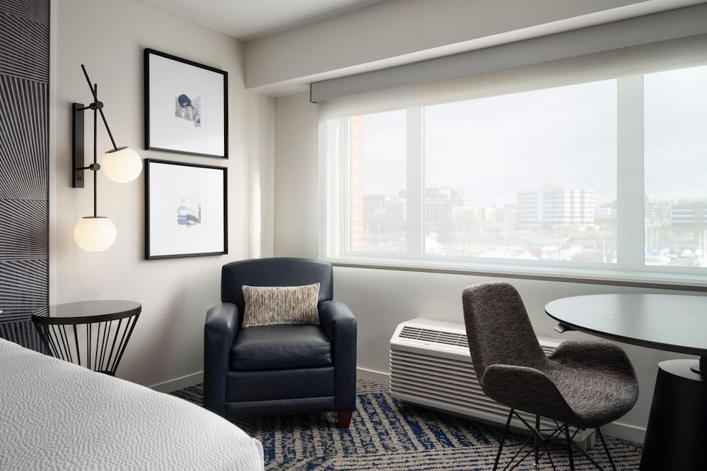 Sheraton Erie Bayfront Hotel - photo 15