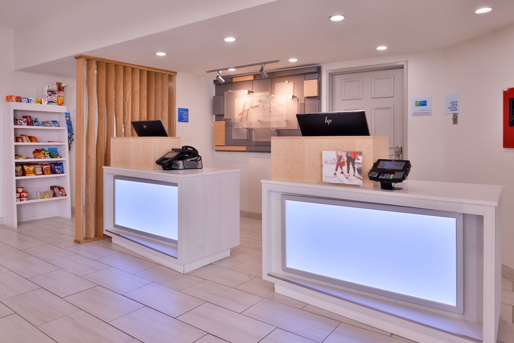 Holiday Inn Express Suites Farmington - photo 8