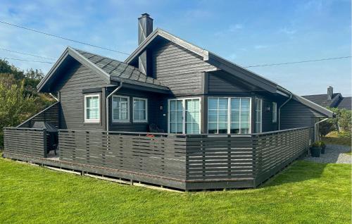 3 Bedroom Stunning Home In Bøvågen — 4-Star Luxury Hotel in Manger, Norway