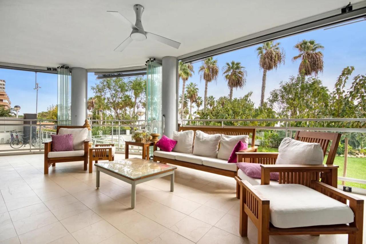 Apartamento Con Espectacular Terraza Frente Al Mar — 4-Star Luxury Hotel in Oropesa Del Mar, Spain