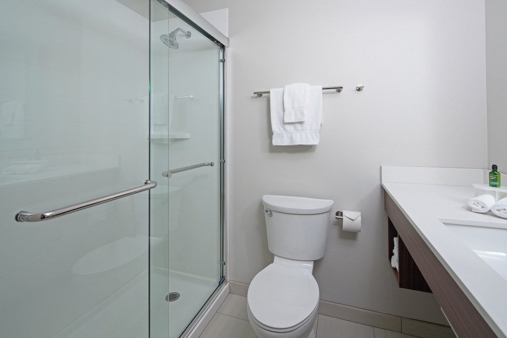 Holiday Inn Express & Suites Seattle Sea Tac Airport - photo 15