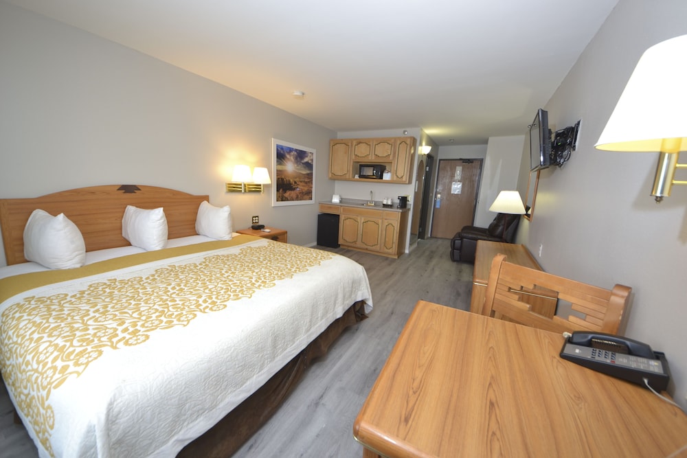 Days Inn & Suites by Wyndham Airport Albuquerque - photo 10