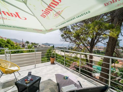 Apartment Eulalija One Bedroom Apartment with Terrace and Sea View — 4-Star Luxury Hotel in Dubrovnik, Croatia