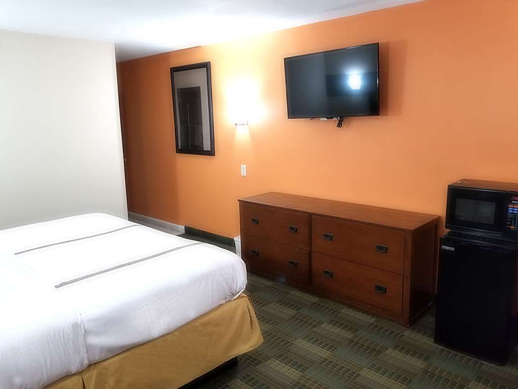 Americas Best Value Inn Marshall - photo 10