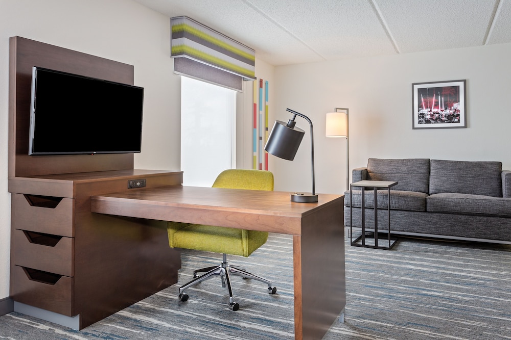 Hampton Inn & Suites Orlando Intl Dr N - photo 8
