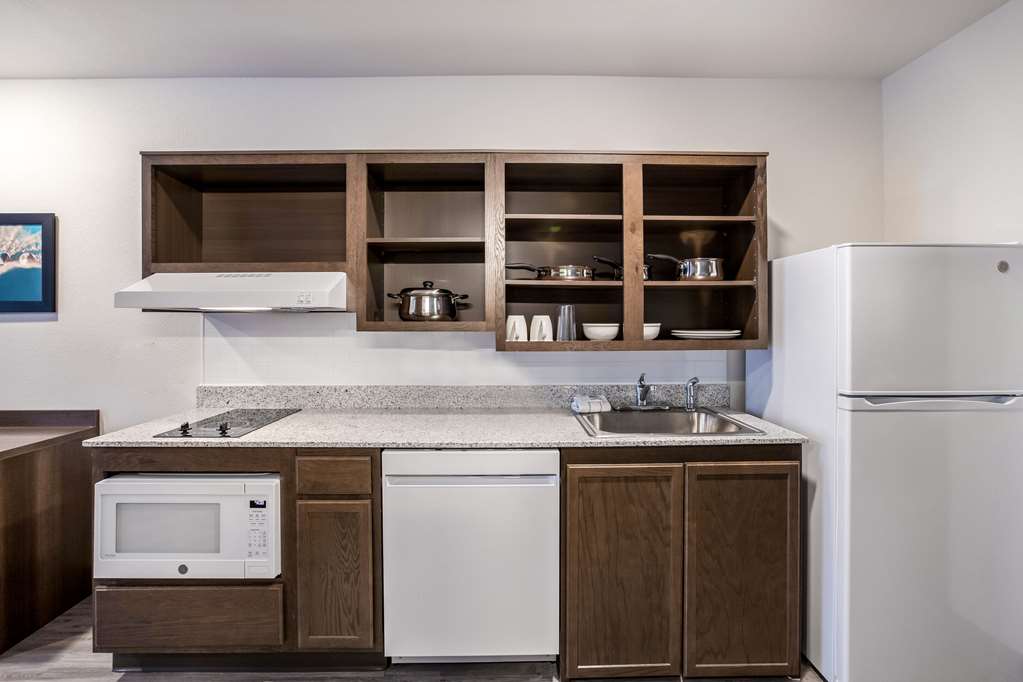 WoodSpring Suites Detroit Madison Heights - photo 30